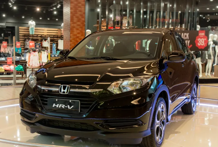 Aposentada ganha carro sorteado pelo  Boulevard Londrina Shopping