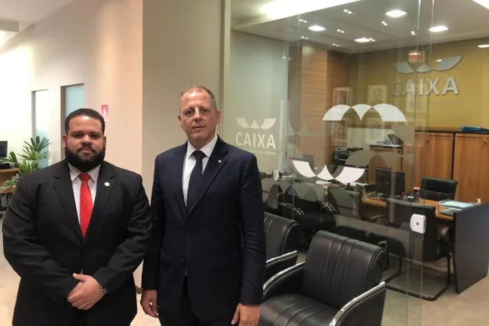 Presidente da CAA/PR recebe visita de secretário-geral da CAA/DF