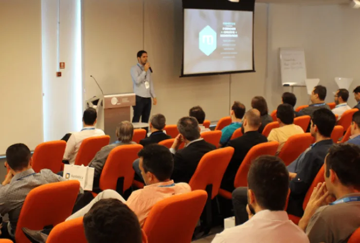 Evento debate desafios das software houses e soluções para o crescimento das empresas em Maringá