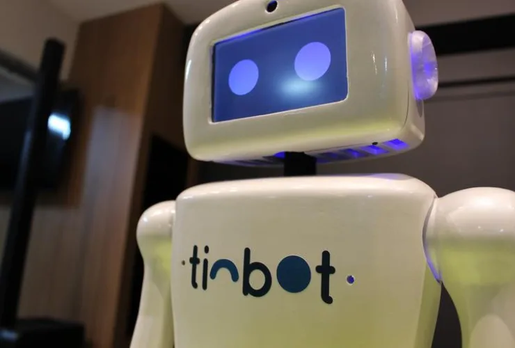 Robô é o novo recepcionista de tradicional hotel no interior de São Paulo