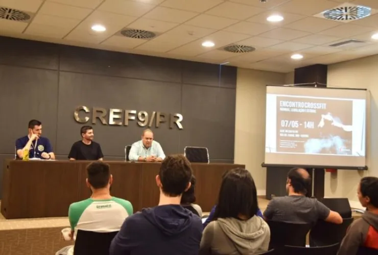Conselho Regional de Educação Física recebe representantes do Crossfit em Curitiba