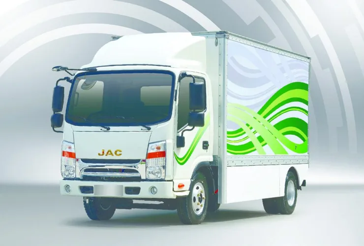 Primeiro caminhão 100% elétrico de série do Brasil, JAC iET 1200 chega em agosto