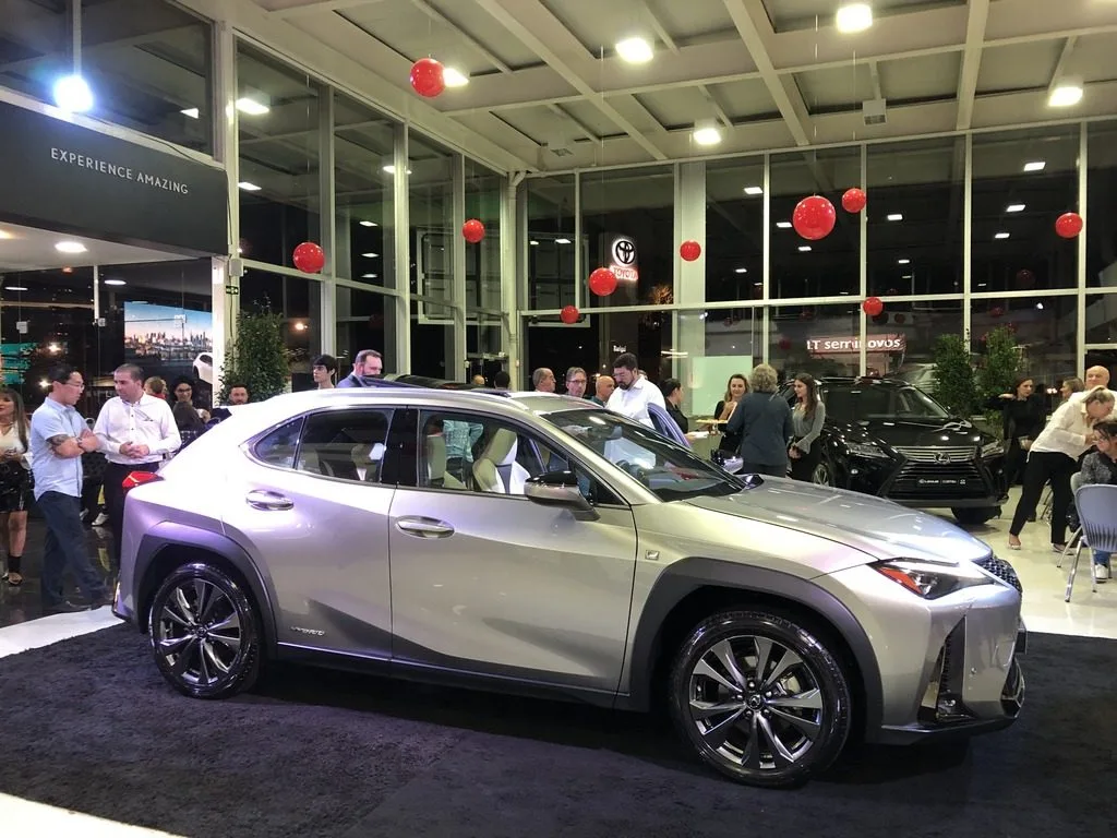 Lexus UX 250H é lançado em Curitiba em evento exclusivo