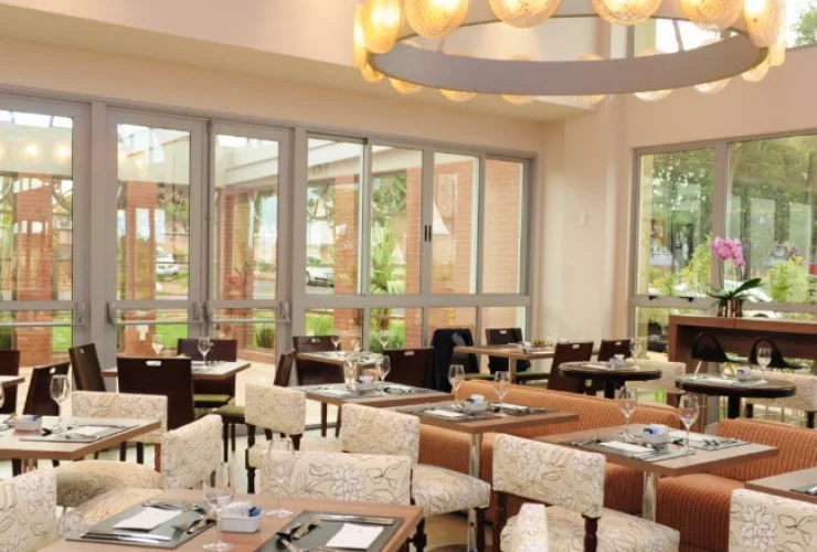 Bourbon Cambará Hotel tem almoço especial para o Dia das Mães