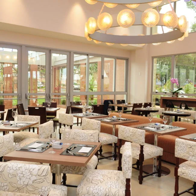Bourbon Cambará Hotel tem almoço especial para o Dia das Mães