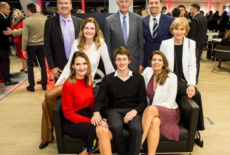 Audi Center Alto da XV é inaugurada com a presença de diversas personalidades