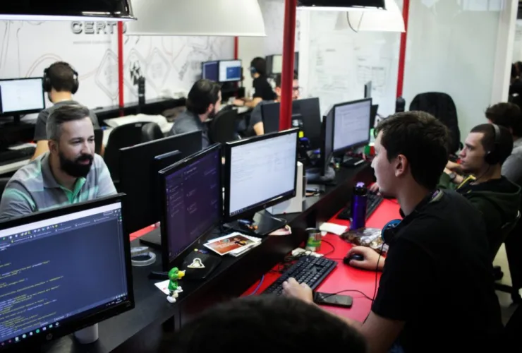 Grupo DB1 chega a 500 colaboradores e abre mais 80 vagas de trabalho