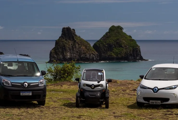 Renault entrega os primeiros carros 100% elétricos para a Administração de Fernando de Noronha