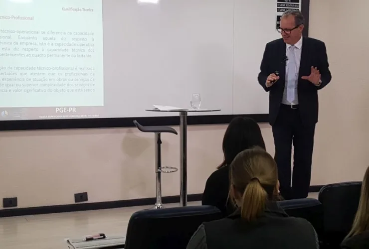 Procurador do Estado ministra curso sobre governança e gestão de obras públicas