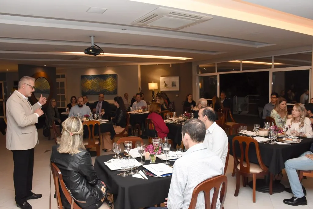Degustação às cegas foi destaque em jantar organizado pela APEP