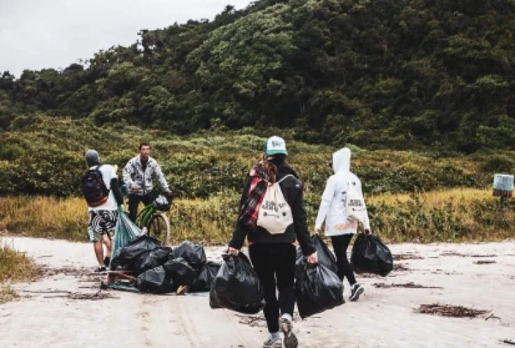 Semana Mares Limpos será encerrada com mutirão gigante de limpeza em praia do Paraná