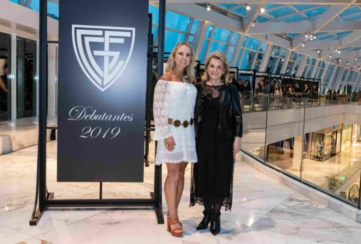 Exposição com fotos das debutantes do Graciosa em cartaz no Pátio Batel
