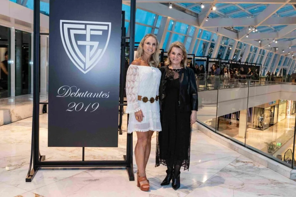 Exposição com fotos das debutantes do Graciosa em cartaz no Pátio Batel