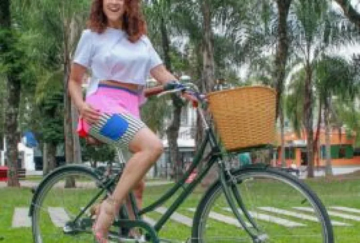 Carolina Nogara lança coleção de moda casual para bikers
