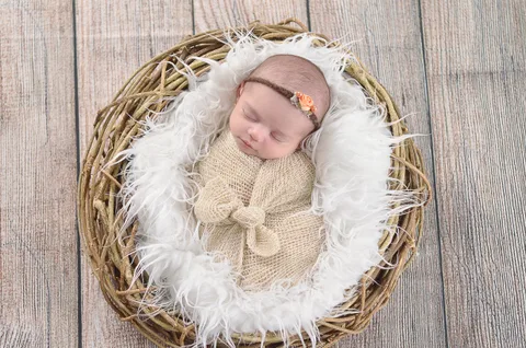 Ensaios fotográficos ‘Newborn’ de bebês viram tendência