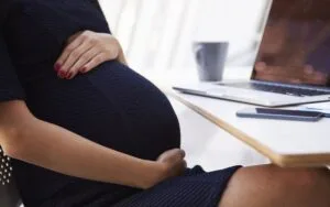 Novas regras em contratos temporários de trabalho trazem oportunidades para gestantes