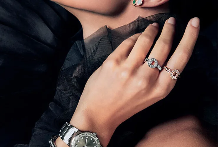 Uma elegância descomplicada: a nova coleção de joias BB da Bvlgari