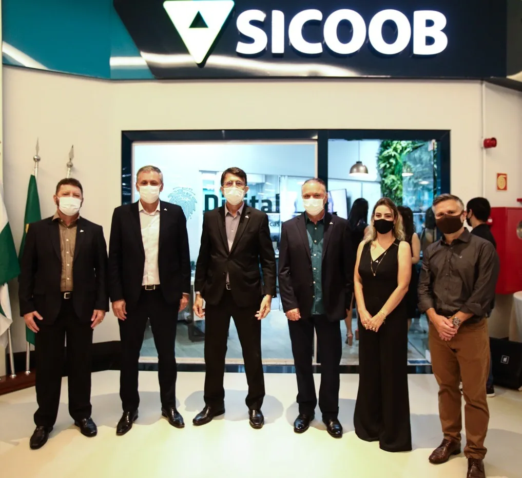 Boulevard Londrina Shopping abre primeira Agência Digital do Sicoob Ouro Verde