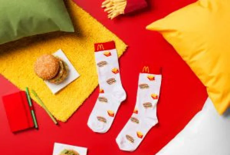 McDonald's leva festa do pijama para o BBB21; como adquirir as meias e os pijamas?