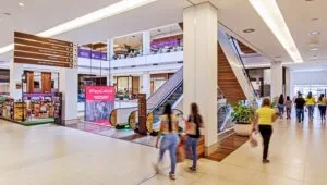 Nutricionista é sorteada com iPhone pelo Aurora Londrina
