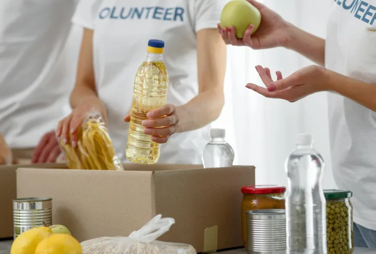 Shopping é ponto de arrecadação de roupas, alimentos e produtos de higiene e limpeza para doação