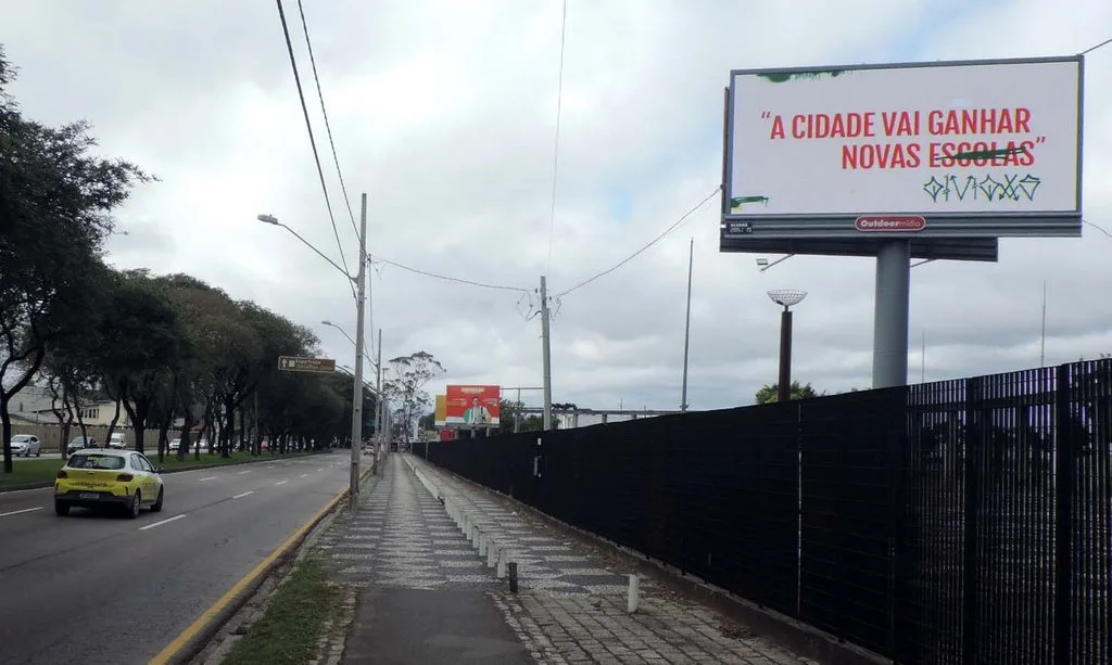 Campanha em Curitiba mostra como pichação coloca negócios e pessoas em risco