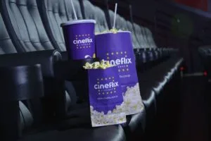 No Cineflix do Aurora Shopping, pai com o filho não paga ingresso