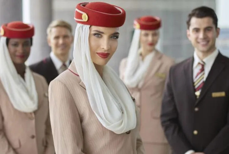 Emirates pretende contratar 3 mil tripulantes e 500 funcionários de serviços aeroportuários nos próximos seis meses