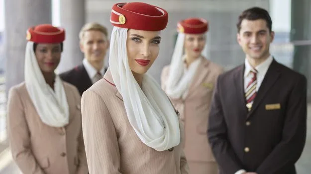Emirates pretende contratar 3 mil tripulantes e 500 funcionários de serviços aeroportuários nos próximos seis meses