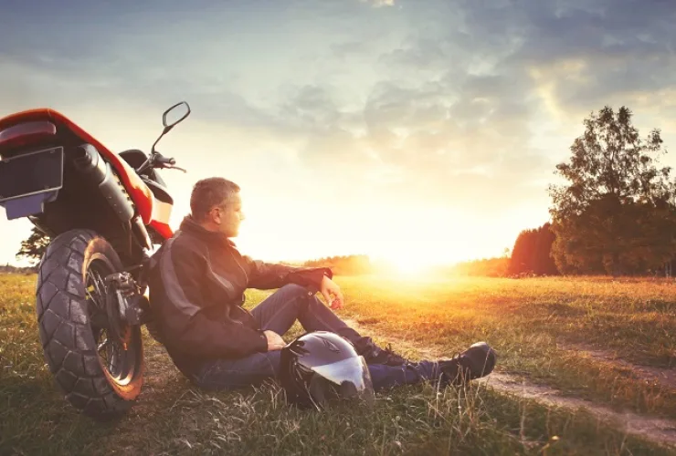 Moto e verão: itens de vestuário garantem segurança e conforto aos motociclistas nos dias mais quentes