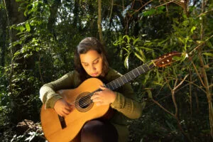 Musicistas Bruna Buschle e Tainá Caldeira lançam projeto  “Reciclos - EP Visual do Duo Bruta” dia 18