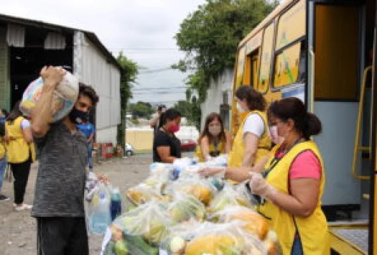LBV leva solidariedade para famílias do bairro Parolin, na capital paranaense