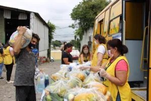 LBV leva solidariedade para famílias do bairro Parolin, na capital paranaense