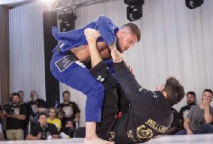 Solidariedade no tatame: Aurora Shopping recebe feras do Jiu-jitsu em prol da Ong Viver