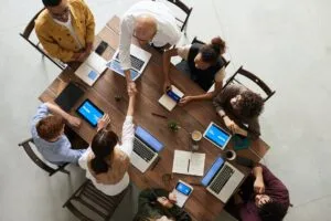 Custos reduzidos garantem resultados positivos