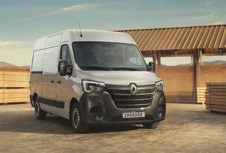Renault Master 2023 traz novo design, mais potência, economia e segurança para mater a liderança do segmento