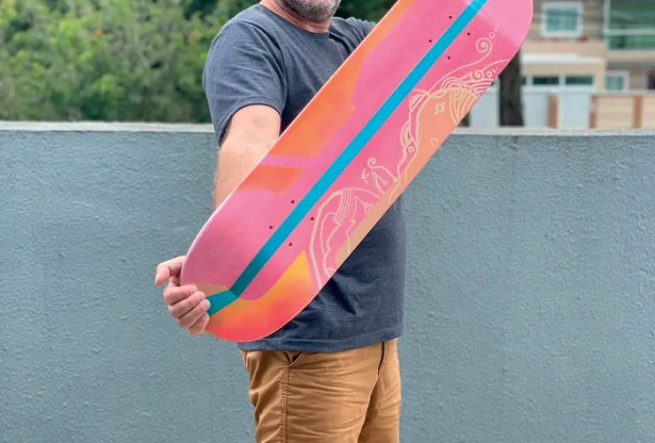 Choripan sorteia quatro shapes de skates para clientes