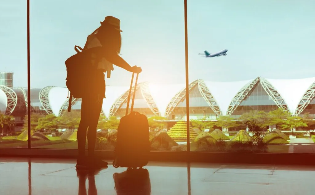 Mulheres viajam sozinhas em busca de bem-estar