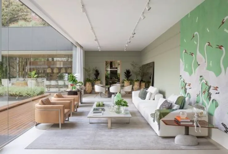 Artefacto Curitiba apresenta vitrines assinadas por Ivana Andrade e Maximiliano Scandelari