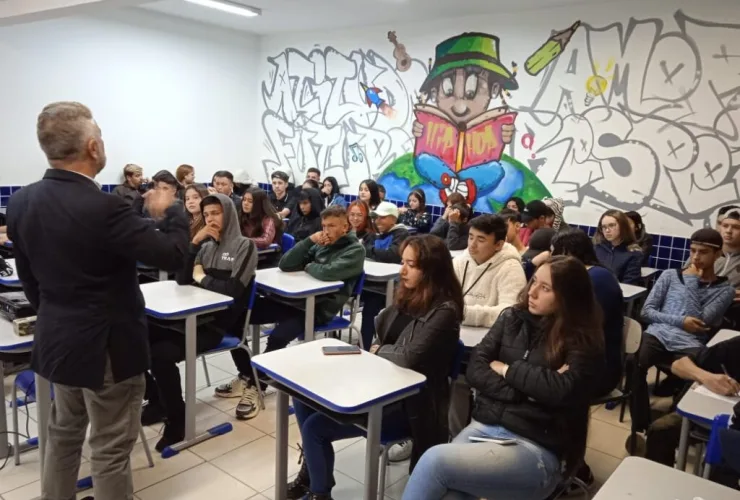 Projeto estimula jovens no combate à violência familiar