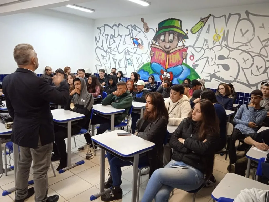 Projeto estimula jovens no combate à violência familiar