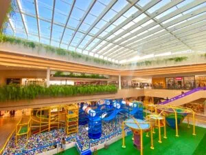 Jockey Plaza Shopping recebe Labirinto das Teias Mágicas