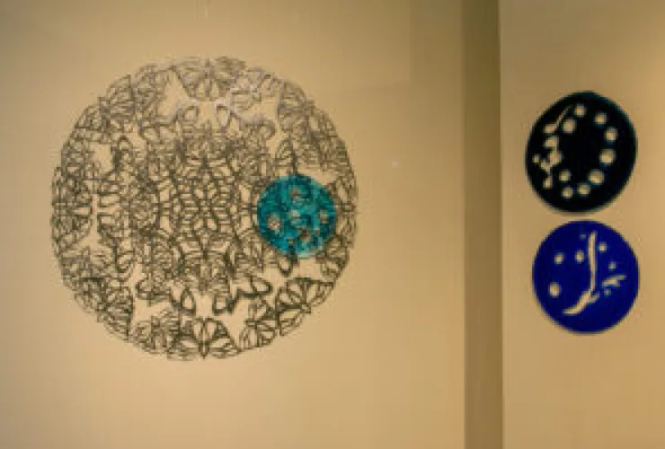 Sinergia em aço e vidro revela extraordinárias obras de arte com a combinação de diferentes técnicas do design