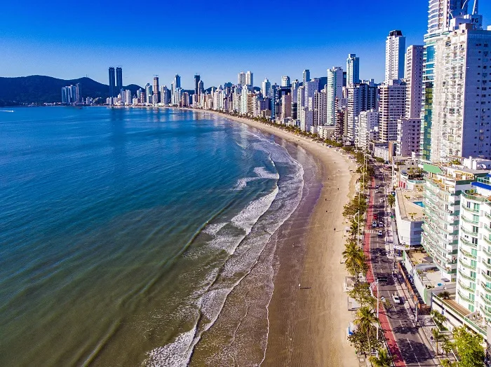 Com previsão global de movimentar US$ 2 trilhões até 2028, turismo de negócios deve impactar mercado imobiliário