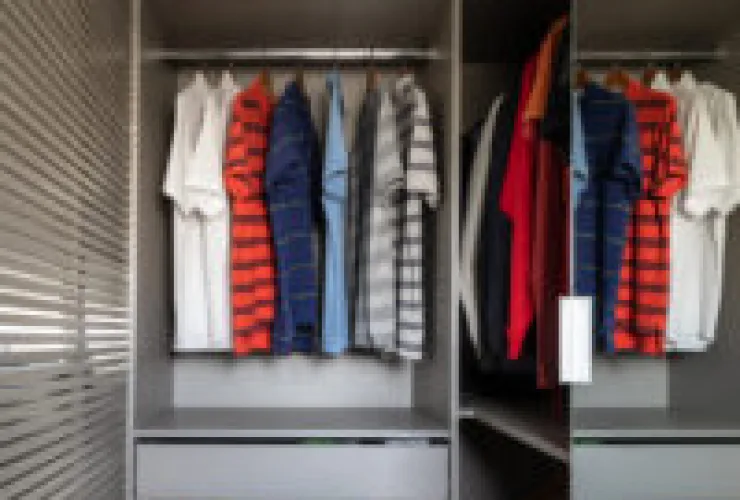 Ideias para montar closets e sapateiras em pequenos espaços