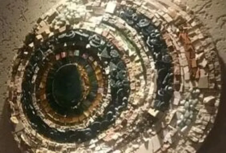 Exposição Quebrar e Realizar apresenta a autêntica produção do trabalho artístico com o mosaico