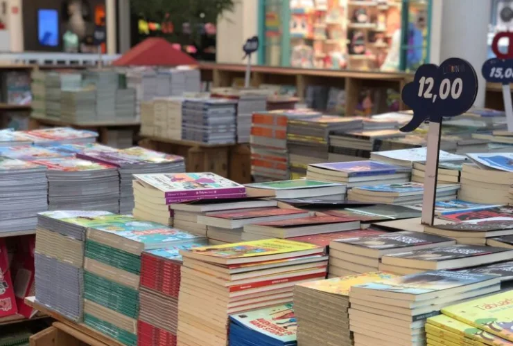 Feira do Livro Letrinha chega a Curitiba, com preços a partir de R$ 5