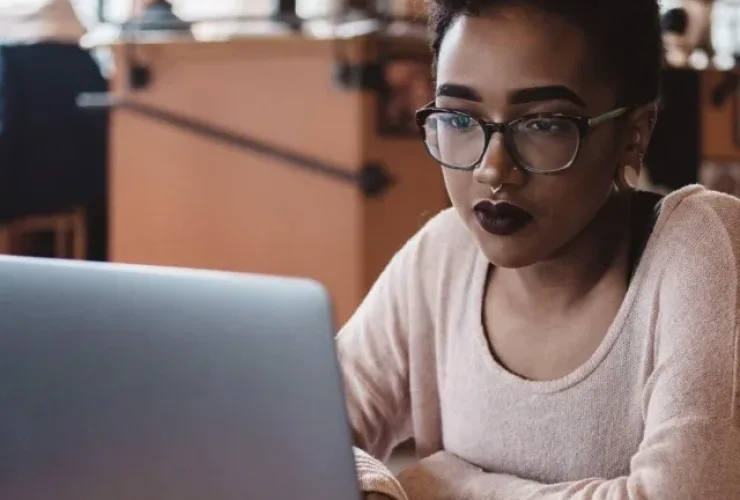 Parceria fornecerá acesso igualitário à educação para 100 milhões de aprendizes em todo o mundo