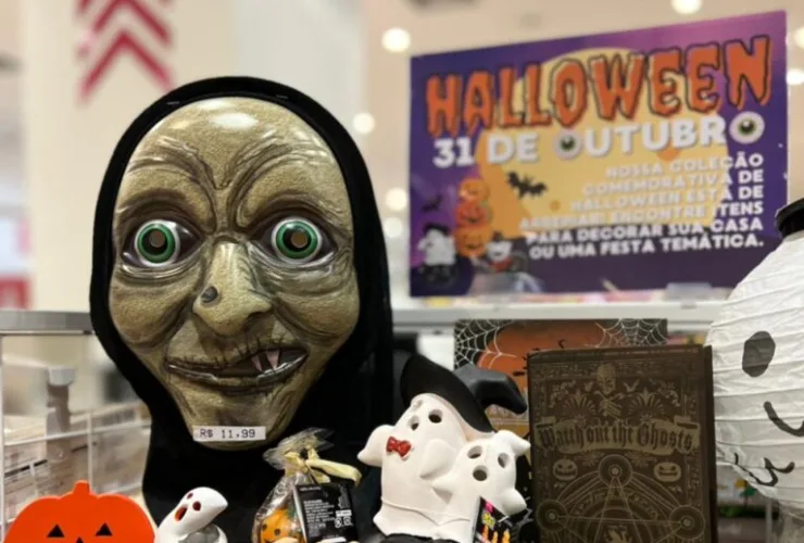 Itens de Halloween já atraem clientes em shopping de Curitiba