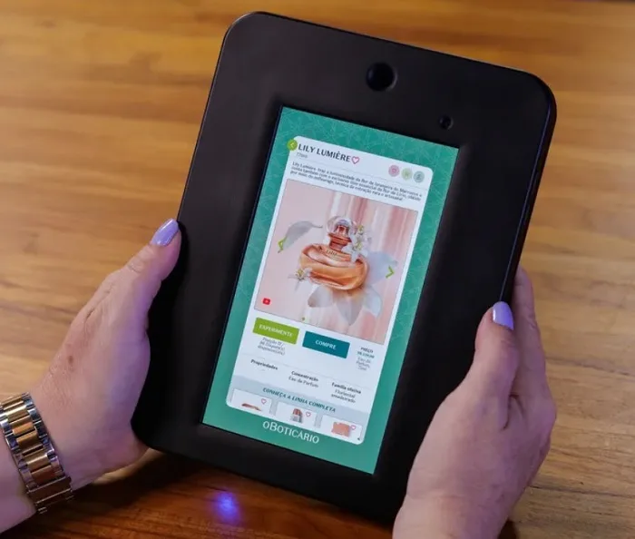Grupo Boticário inova com tablets que liberam fragrâncias e catálogo digital para venda direta